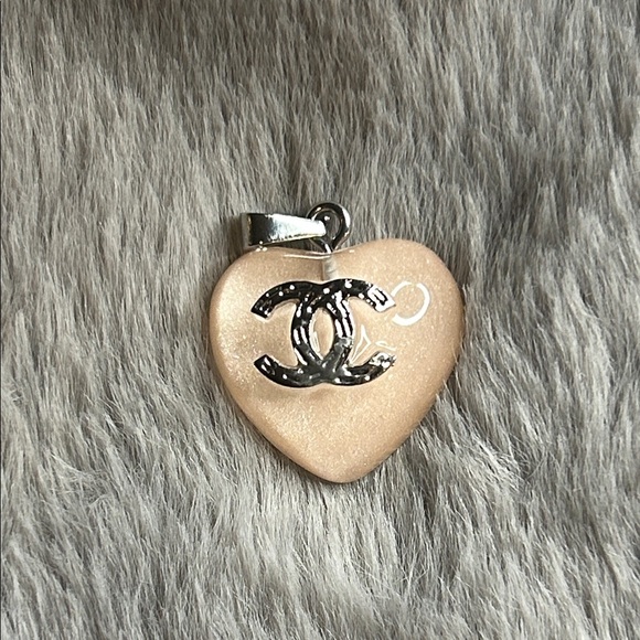 unbranded Accessories - CC Light Clear Pink Silver Tone Acrylic Resin Heart Zipper Pull Bag Charm GWP